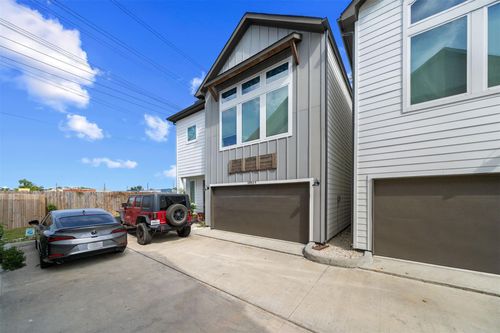 f-5902 Gardendale Dr, Houston, TX, 77092-7020 | Card Image