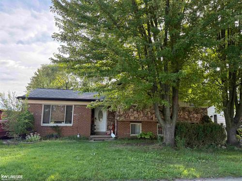 43268 Hartwick Drive, Sterling Heights, MI, 48313 | Card Image
