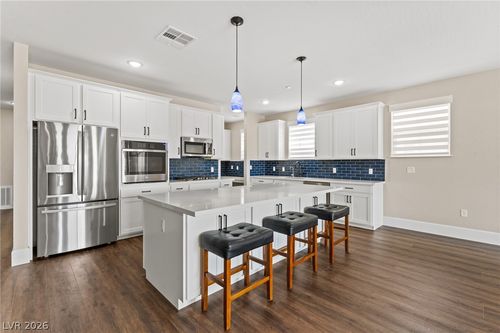 11210-2555 Hampton Rd, Henderson, NV, 89052-7198 | Card Image