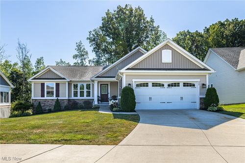 820 Sunrise Cir, Aurora, OH, 44202-7558 | Card Image