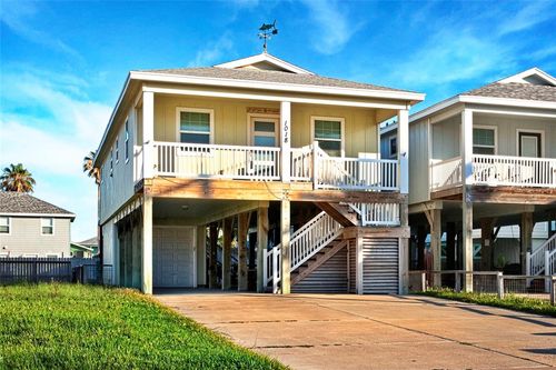 1018 S Station St, Port Aransas, TX, 78373-5539 | Card Image