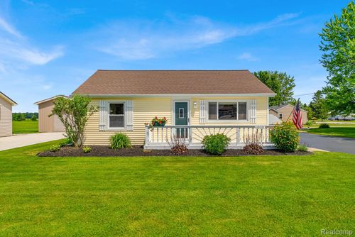 1020 Capac Rd, Berlin, MI, 48002-3016 | Card Image