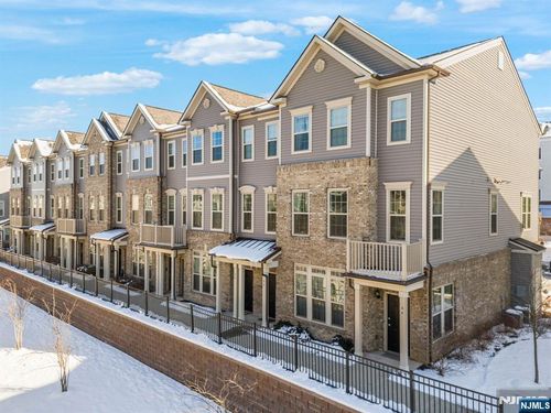 34 Arnold Dr, Wood Ridge, NJ, 07075-2528 | Card Image