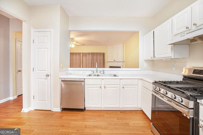 3712 Berkeley Xing, Townhouse with 2 bedrooms, 3 bathrooms and 2 parking in Duluth GA | Image 8