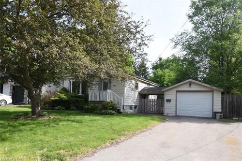 945 Glen View Avenue, Burlington, ON, L7T3Y7 | Card Image