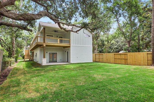 Plenty of yard space | Image 36