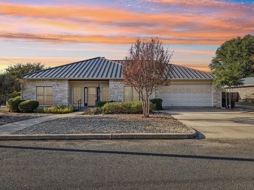 802 Avenue C, Fredericksburg, TX, 78624-2678 | Card Image