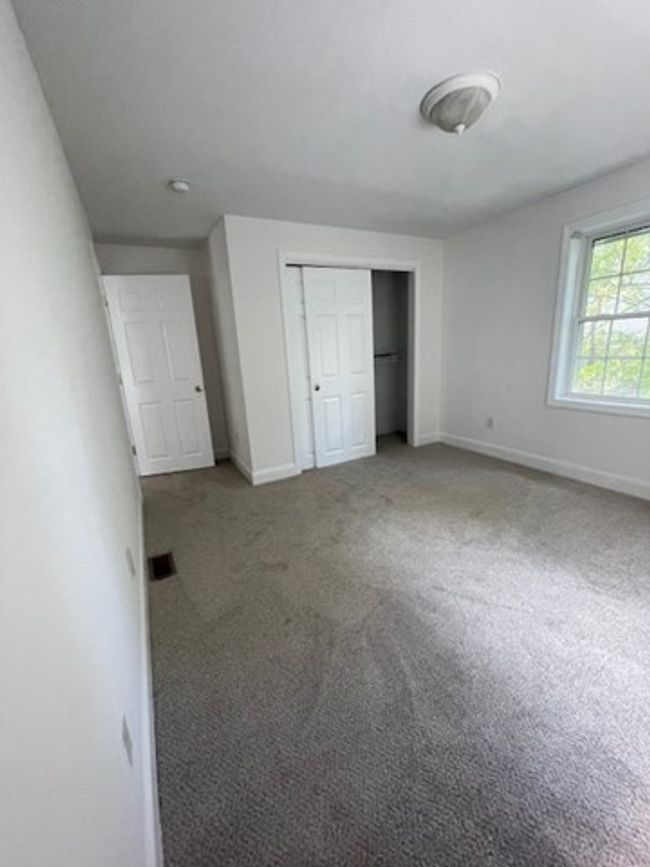 65 Smith St, House other with 3 bedrooms, 3 bathrooms and 2 parking in Lowell MA | Image 8