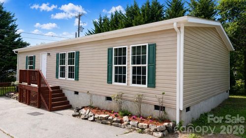 106 Central Ave, Swannanoa, NC, 28778-3204 | Card Image