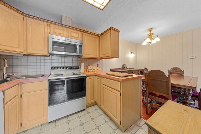 11 Kitchen.jpg | Image 11