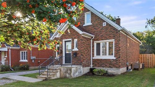 473 Victoria St S, Kitchener, ON, N2M3A6 | Card Image