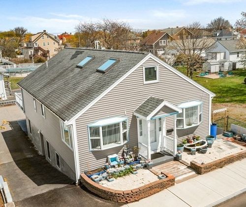 574 Nantasket Ave, Hull, MA, 02045-2333 | Card Image