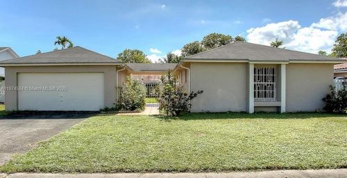5860 Nw 193rd St, Hialeah, FL, 33015-7000 | Card Image