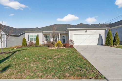135 Triple Crown Ct, Shelbyville, TN, 37160-1012 | Card Image
