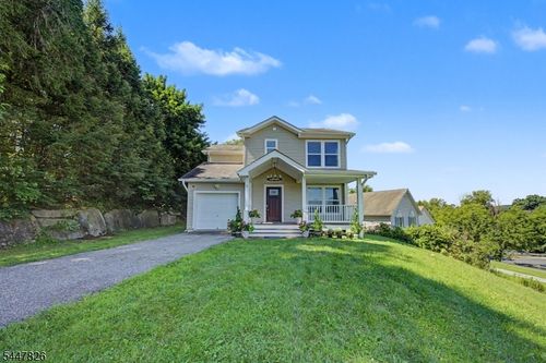 4 Michael Ct, Hamburg, NJ, 07419-9647 | Card Image