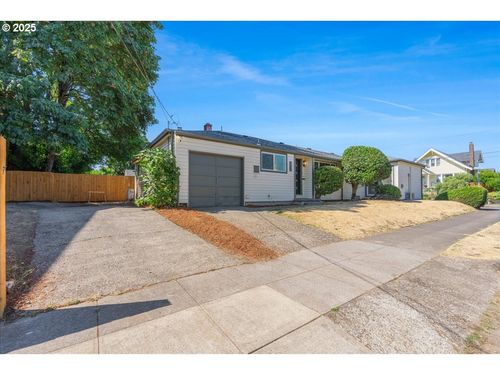 2212 Ne Sumner St, Portland, OR, 97211-5654 | Card Image