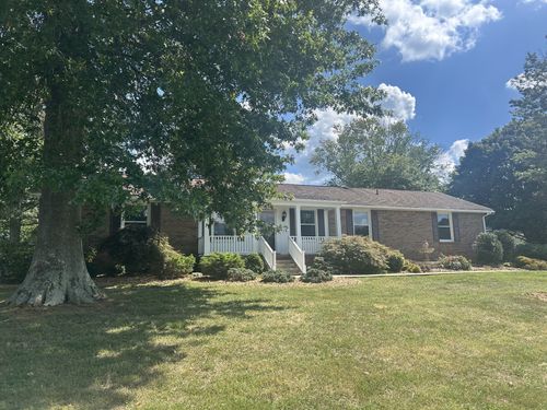 211 General Forrest Dr, Springfield, TN, 37172-4403 | Card Image