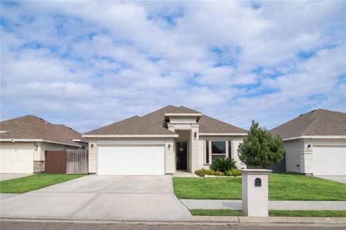 1017 W Eisenhower Ave, Alton, TX, 78573-4612 | Card Image