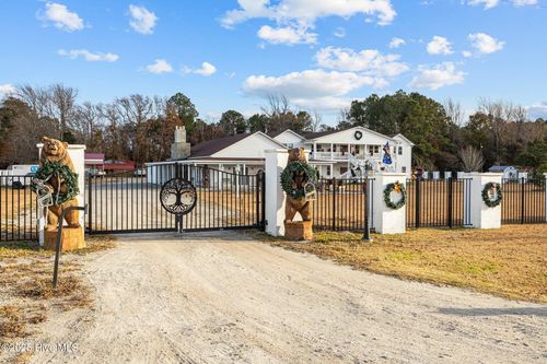 490 Whitehouse Fork Rd, Peletier, NC, 28584-7759 | Card Image