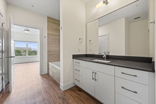 UNIT-310 - 6444 Burnet Rd, Condo with 1 bedrooms, 1 bathrooms and 2 parking in Austin TX | Image 10