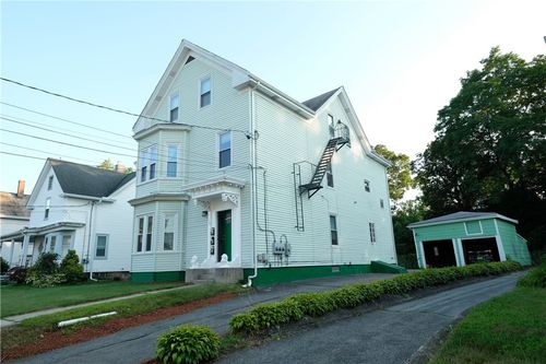 118 Summer St, Woonsocket, RI, 02895-1173 | Card Image