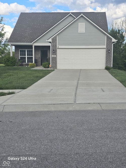 1583 N Creekwater Pass, Greenfield, IN, 46140 | Card Image