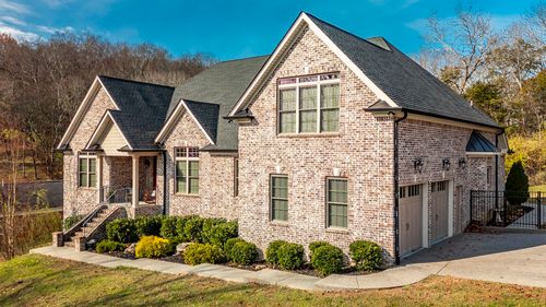 120 Spy Glass Way, Hendersonville, TN, 37075-8548 | Card Image