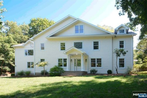 174 Upper Saddle River Road, Montvale, NJ, 07645 | Card Image