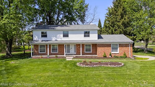 6540 Alderley Way, West Bloomfield, MI, 48322-3847 | Card Image