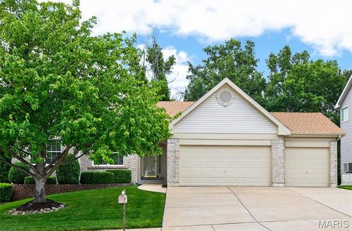 4181 Stonecroft Dr, Saint Charles, MO, 63304-7775 | Card Image