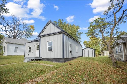 325 E Lake St, Marceline, MO, 64658-1543 | Card Image