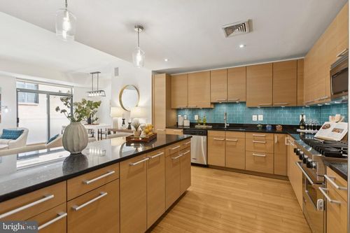 apt-210-2425 L St Nw, WASHINGTON, DC, 20037-2416 | Card Image