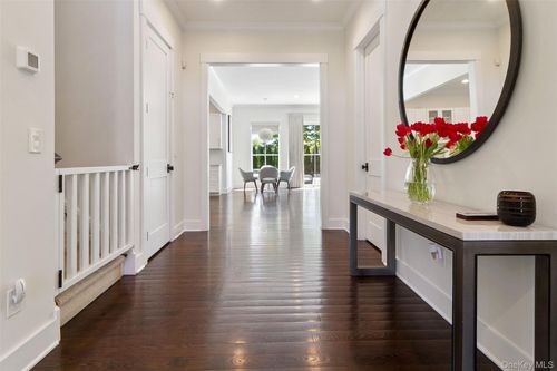 1 Stonewall Ln, Mamaroneck, NY, 10543-1025 | Card Image