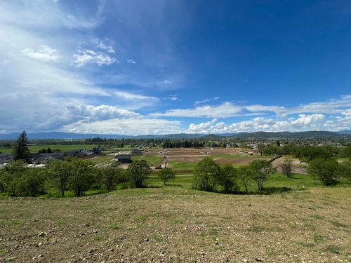 76-455 Pinnacle Rdg, Eagle Point, OR, 97524-9031 | Card Image