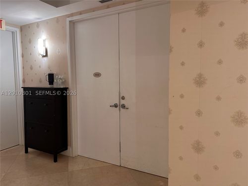 3602-18101 Collins Ave, Sunny Isles Beach, FL, 33160-3389 | Card Image