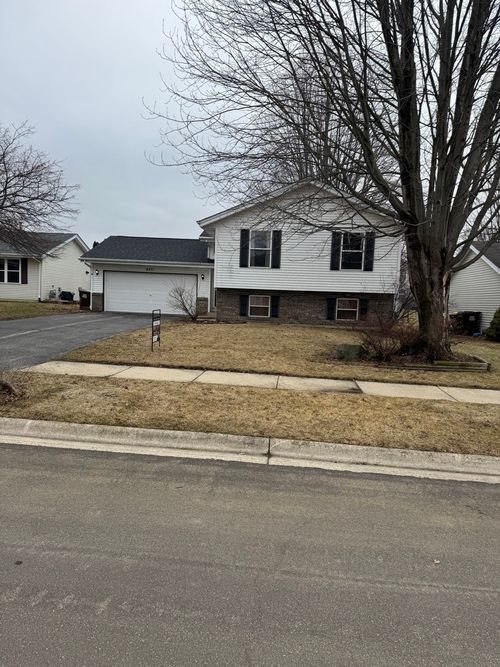 6371 Tramore Ln, Rockford, IL, 61107-6021 | Card Image