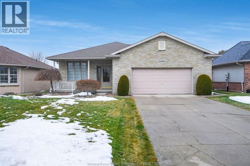 653 Mcnaughton Ave W, Chatham, ON, N7L5P7 | Card Image