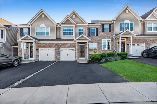 310 Redclover Ln, ALLENTOWN, PA, 18104-9242 | Card Image