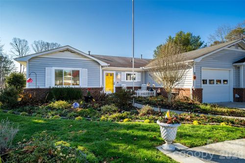 1 Wintry Dr, Hendersonville, NC, 28792-2961 | Card Image