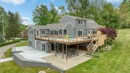 282 Evans Trl, Tipton, MI, 49287-9632 | Card Image