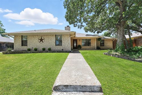 1504 Riviera Ct, Arlington, TX, 76012-5506 | Card Image