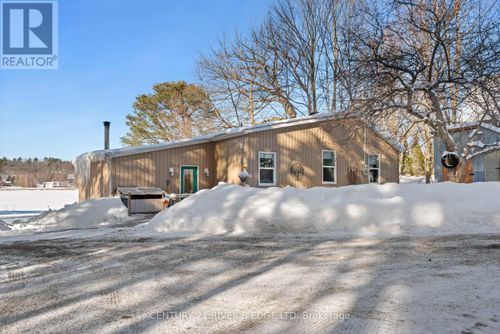 70 Kerry Point Rd, Mallorytown, ON, K0E1R0 | Card Image