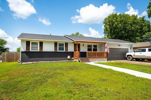 1401 Mundell Dr, Mulvane, KS, 67110-1016 | Card Image