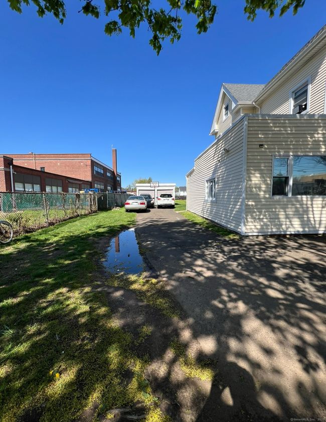 2 - 982 Dixwell Ave, Home with 3 bedrooms, 1 bathrooms and null parking in Hamden CT | Image 14