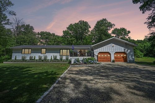 13 Meeting House Hill Rd, West Newbury, MA, 01985-1509 | Card Image