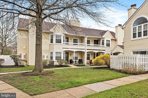 122 Mill Run E, Hightstown, NJ, 08520-3025 | Card Image
