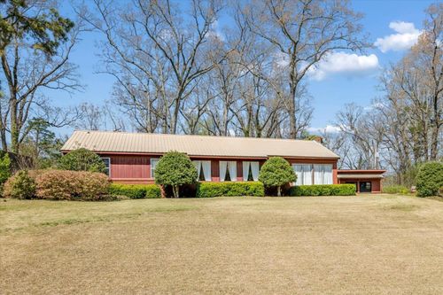 560 Woodland Hts, Holly Springs, MS, 38635-2701 | Card Image