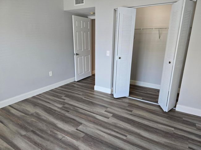 701 Villa Cir, Condo with 2 bedrooms, 2 bathrooms and null parking in Boynton Beach FL | Image 8