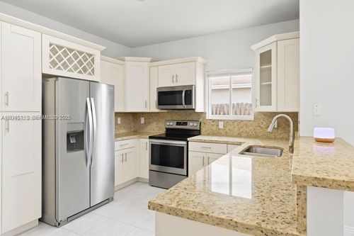 1110-1110 Ne 1st Ave, Fort Lauderdale, FL, 33304-1905 | Card Image