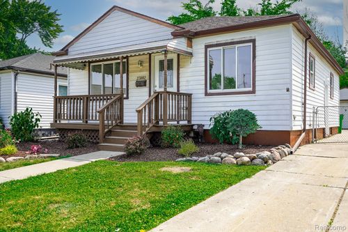 23082 Tuscany Ave, Eastpointe, MI, 48021-1821 | Card Image